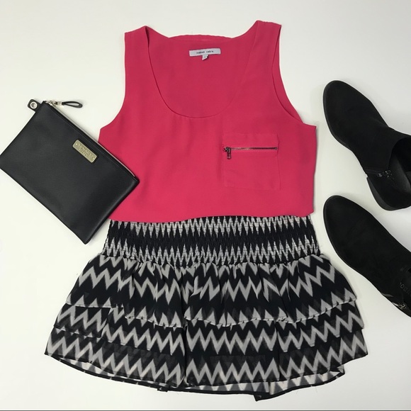 NWOT [H&M] Tiered B&W Chevron Skirt - Picture 8 of 8